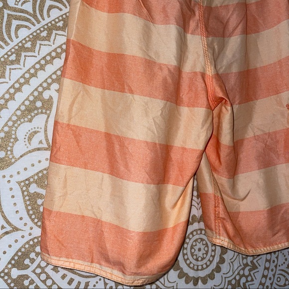 ✨3 FOR $18✨ MIX & MATCH, QUICKSILVER MENS ORANGE STRIPED BOARD SHORTS, SIZE MED. - Picture 6 of 7
